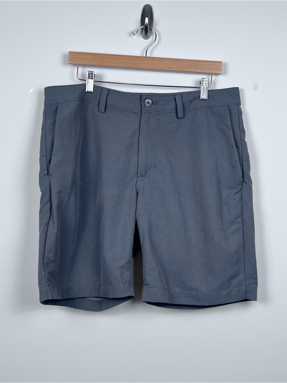 The North Face Men's Nylon Gray Striped Casual Hiking Shorts Size 36; Outdoor